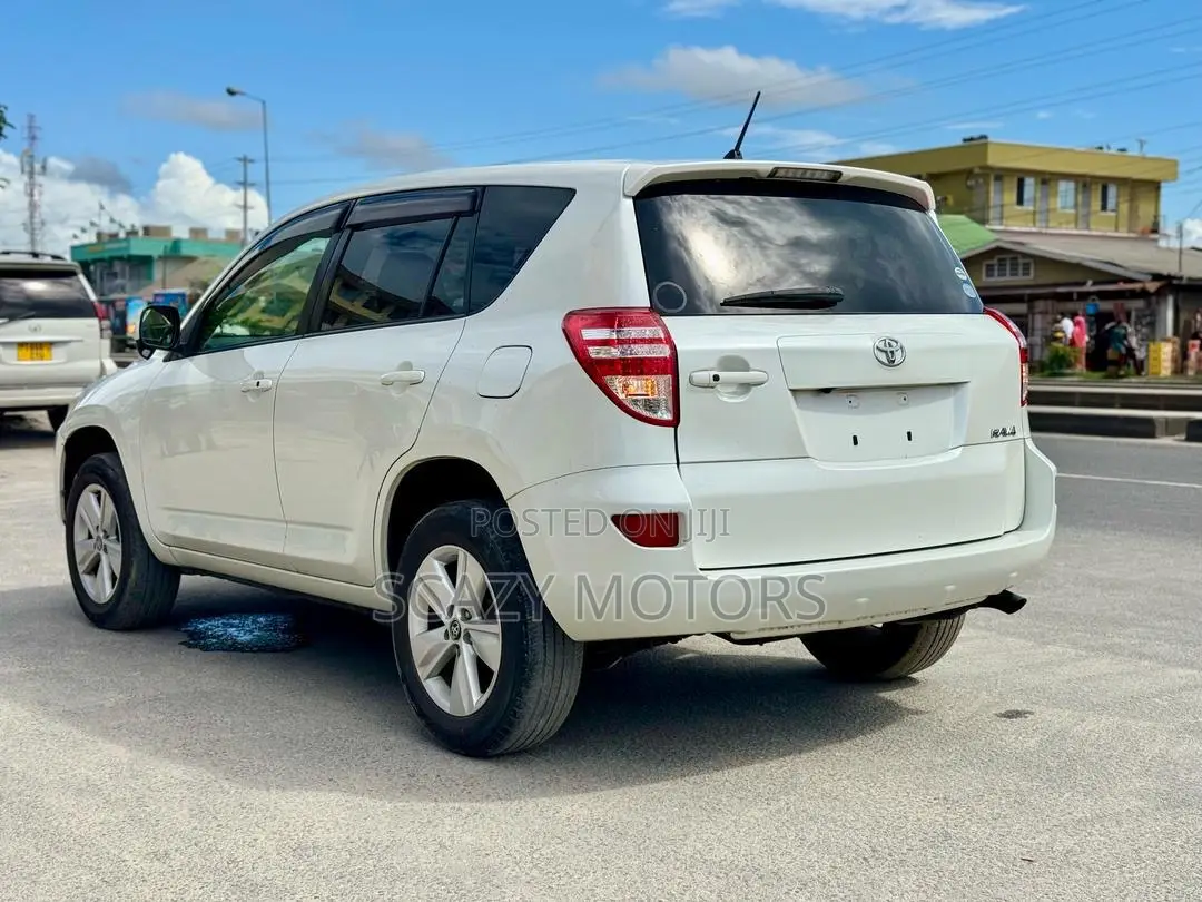 Toyota RAV4 2012 Off white