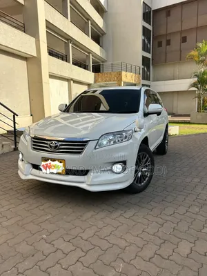 Photo - Toyota Vanguard 2011 White