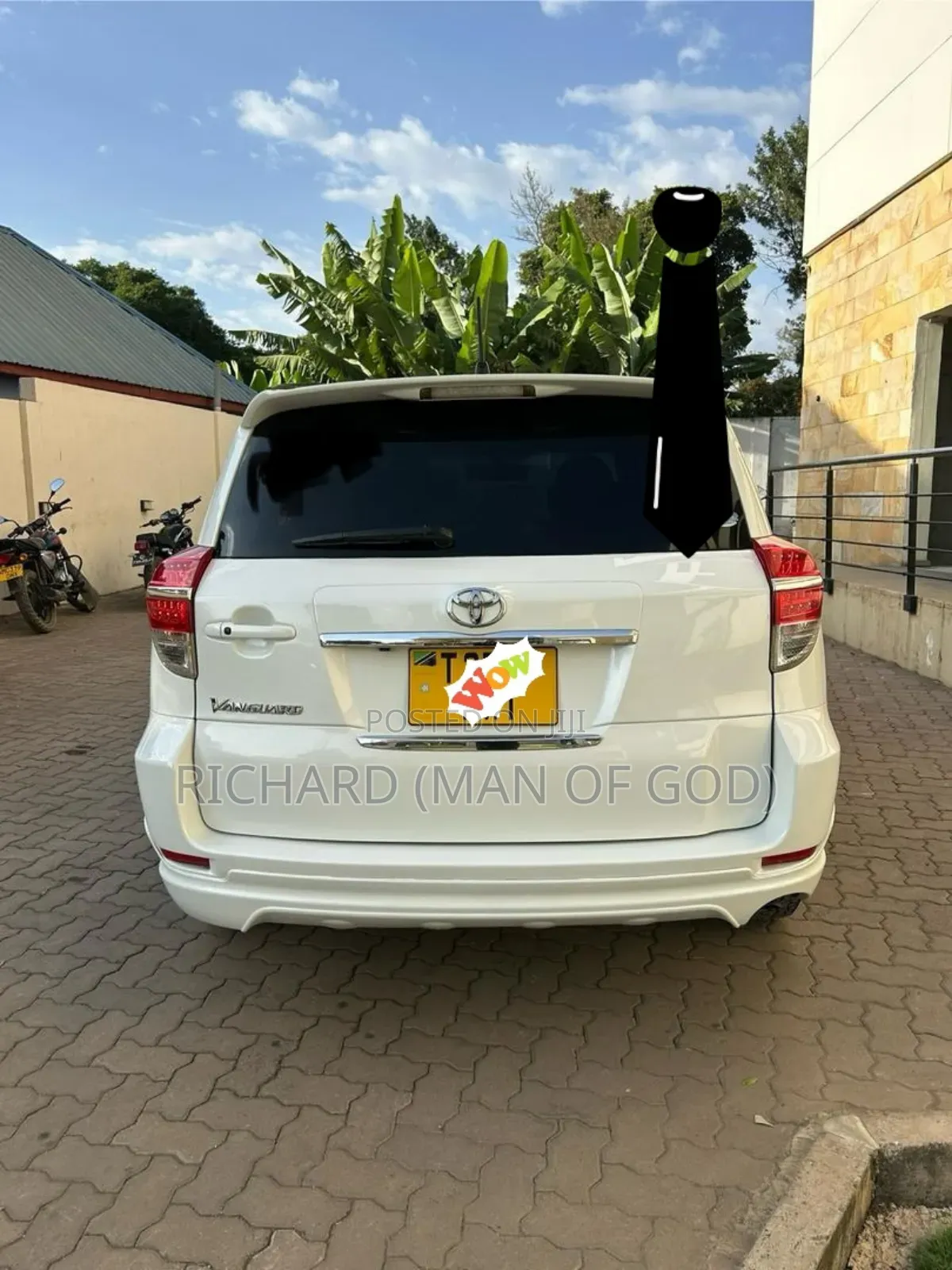 Toyota Vanguard 2011 White