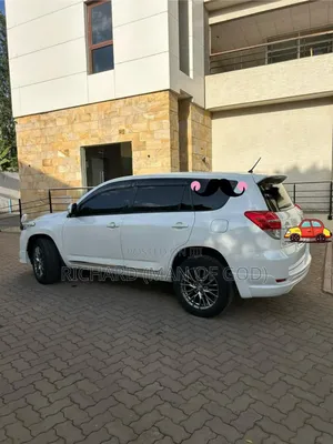 Toyota Vanguard 2011 White