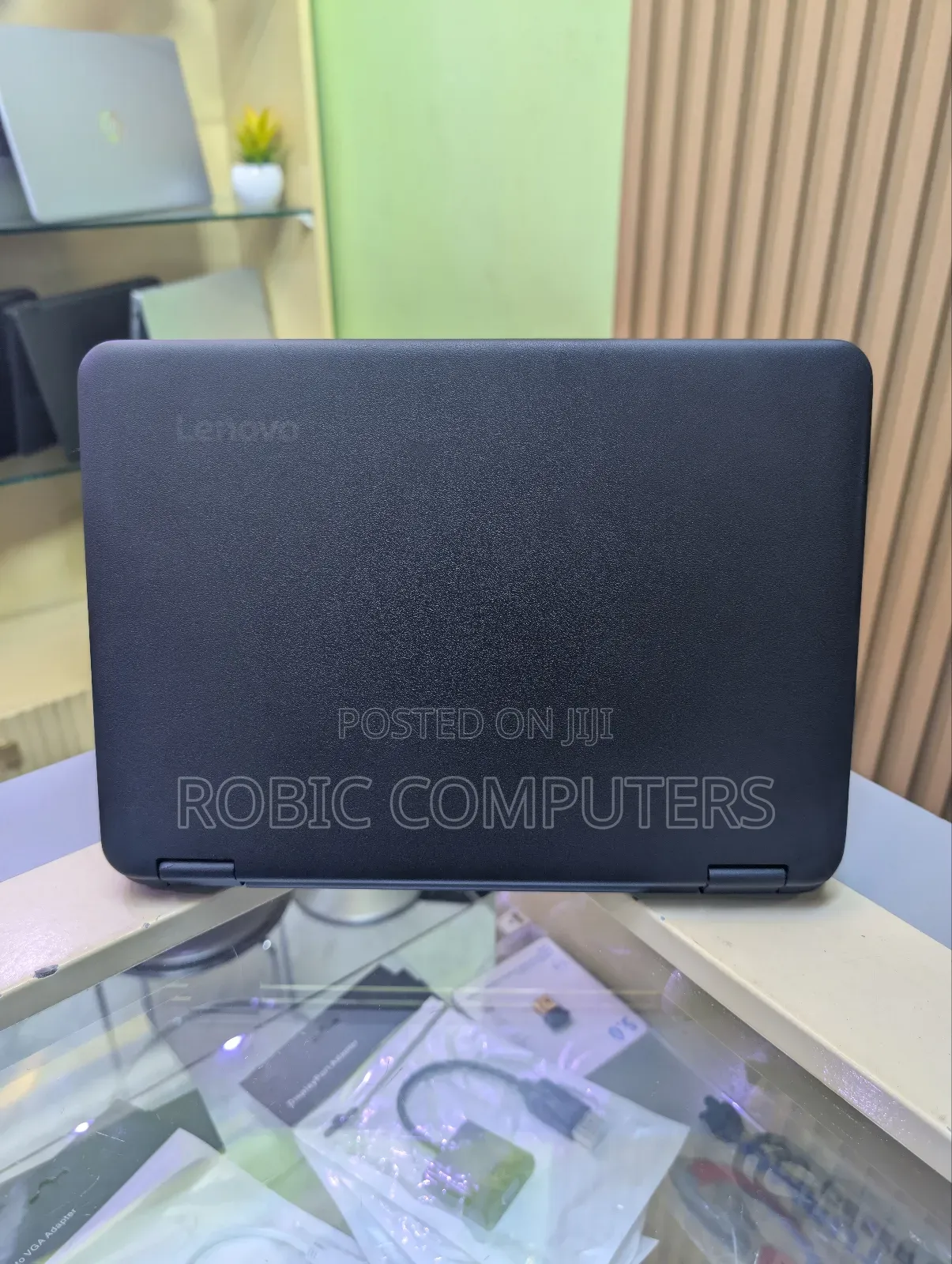 Laptop Lenovo 300e 4GB Intel SSD 128GB