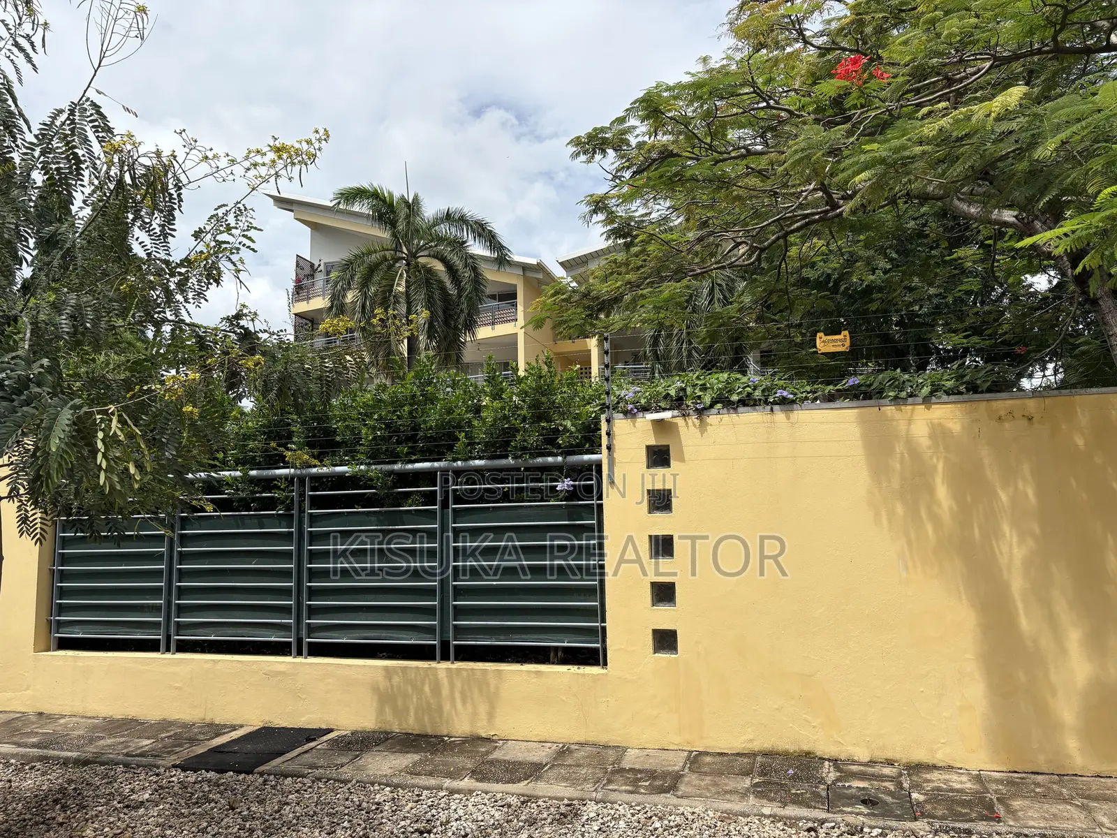 Furnished 20bdrm Mansion in Masaki, Kinondoni for sale