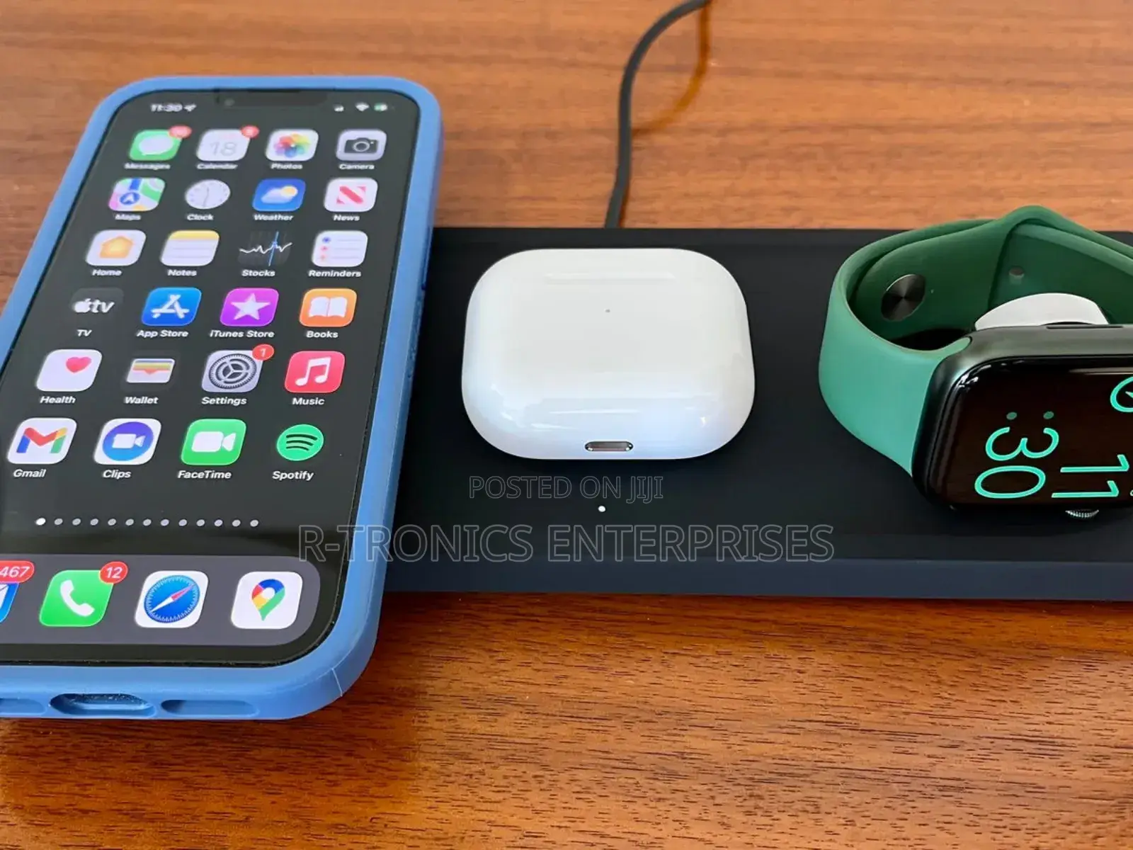 Anker A25m8 Ultra Compact 3in1 Qi2 Wireless Charger