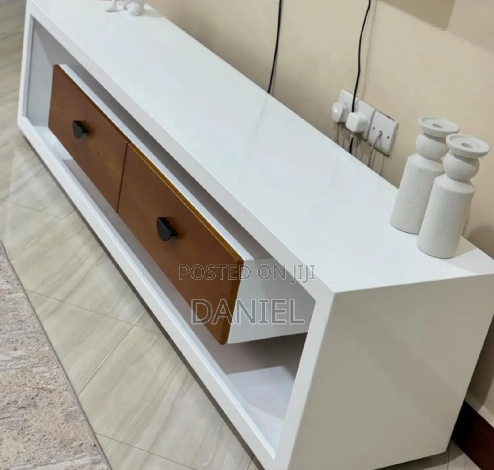 Tv Showcase Multi Color Futi 5