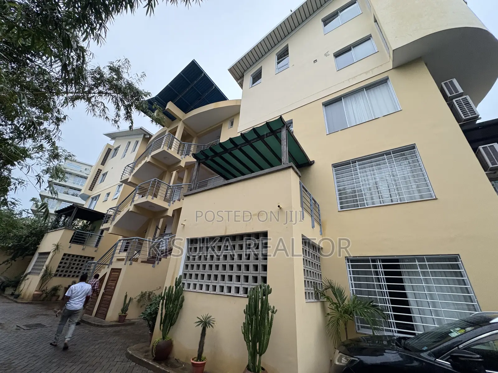 20bdrm Block of Flats in Masaki, Kinondoni for sale