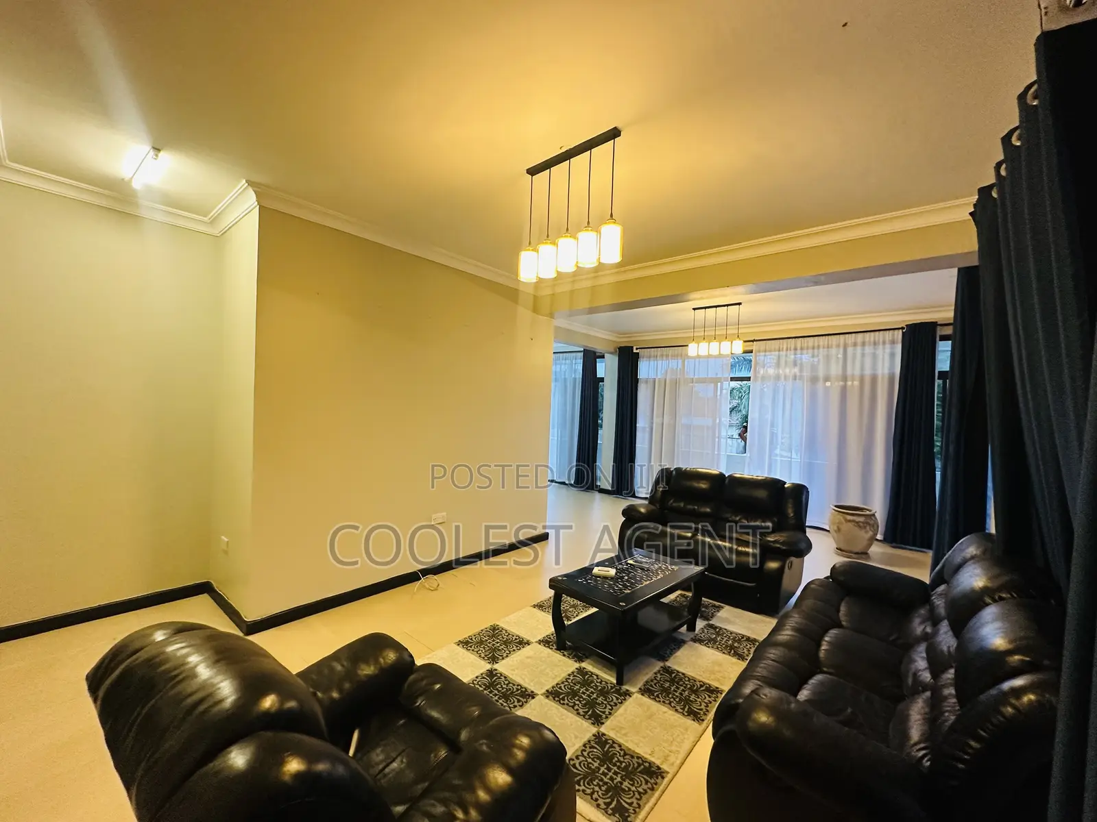 Furnished 3bdrm Apartment in Coolest Estate, Oyster Bay for rent