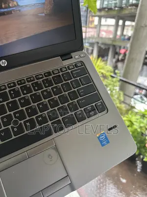 Laptop HP EliteBook 820 G2 8GB Intel Core I7 HDD 500GB