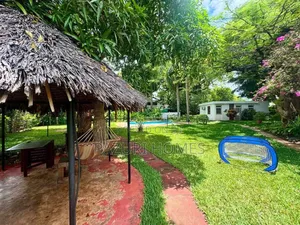 5bdrm House in Masaki Beach for rent