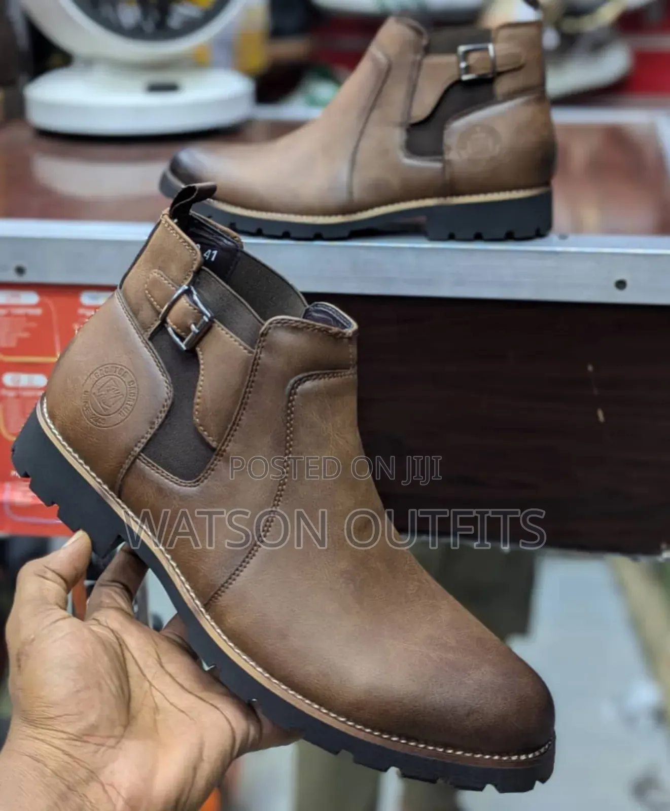 Cacatua Boots Za Rangi Nzuri Sana