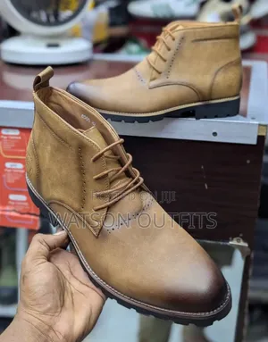 Cacatua Boots Za Rangi Nzuri Sana