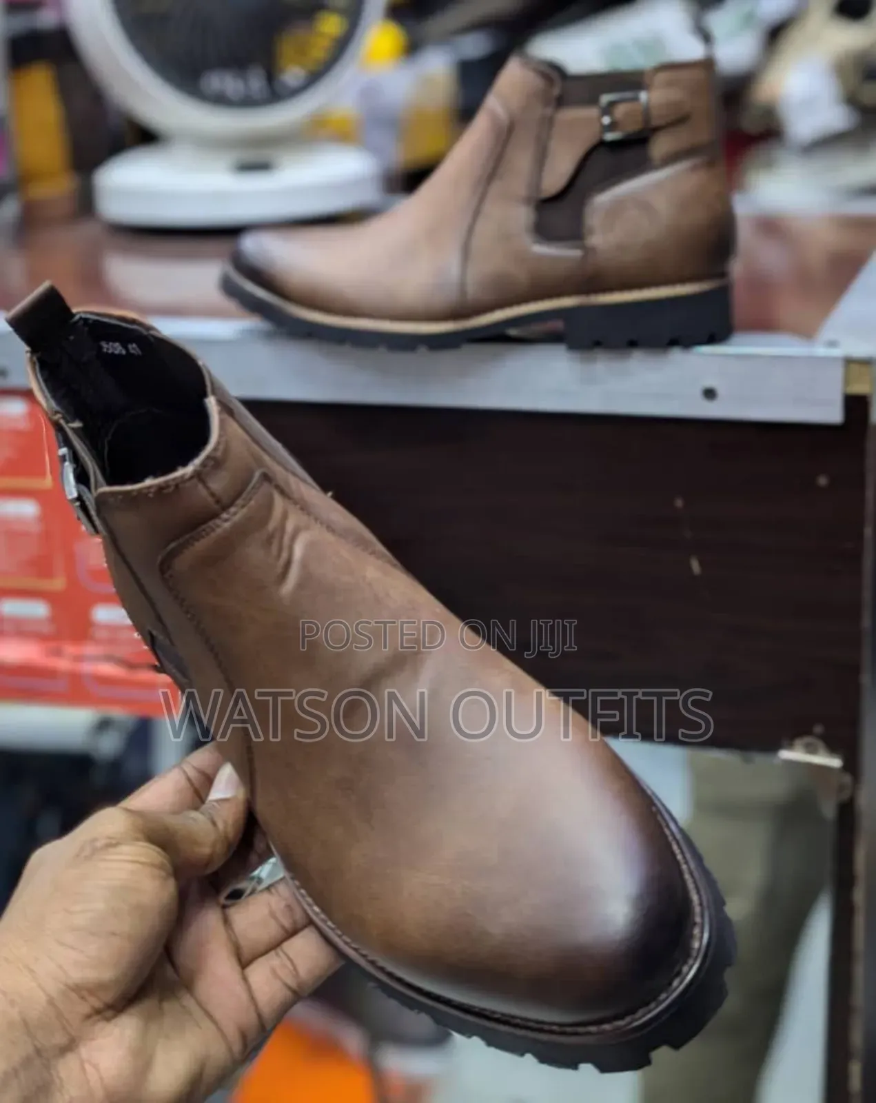Cacatua Boots Za Rangi Nzuri Sana