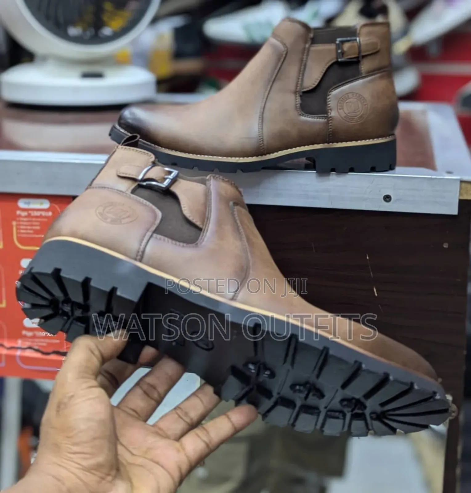 Cacatua Boots Za Rangi Nzuri Sana