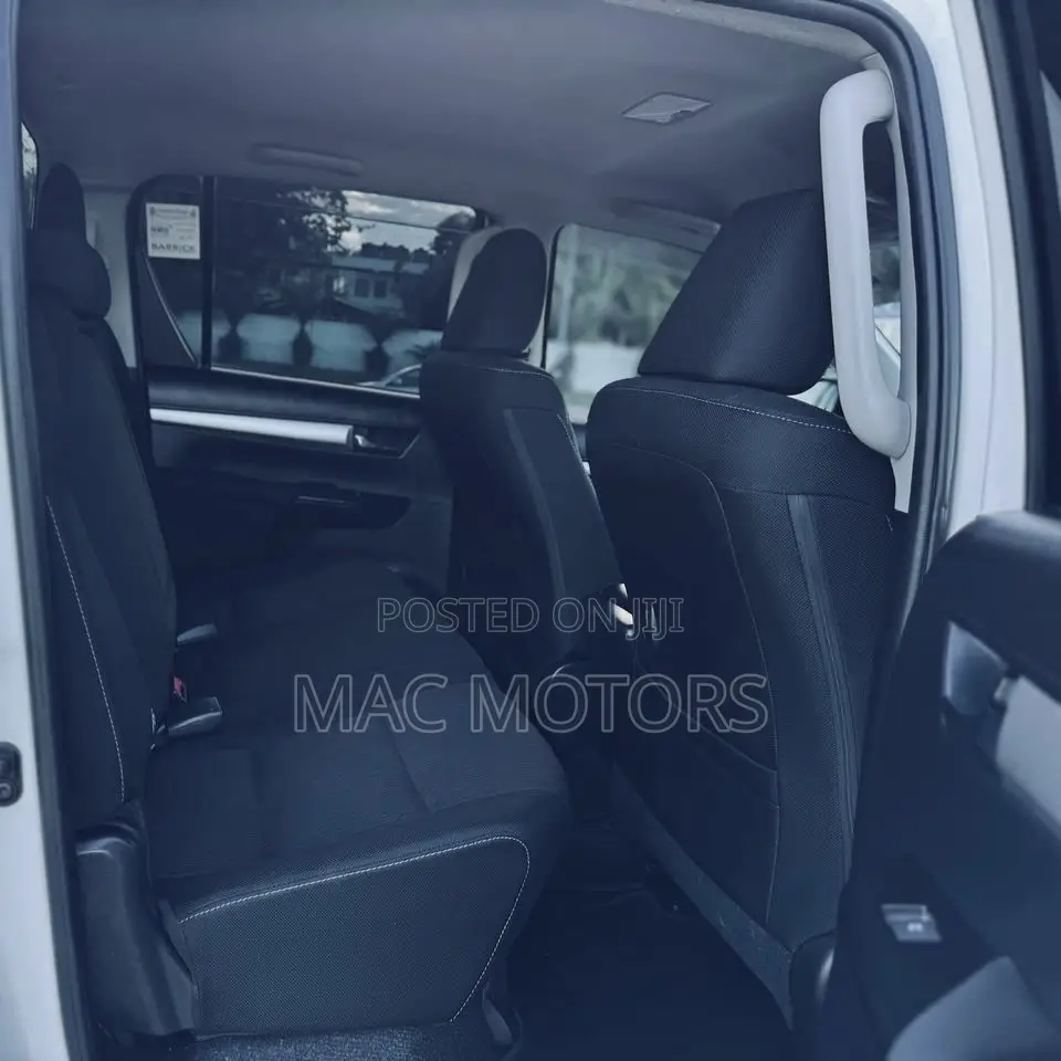 Toyota Hilux 2019 White