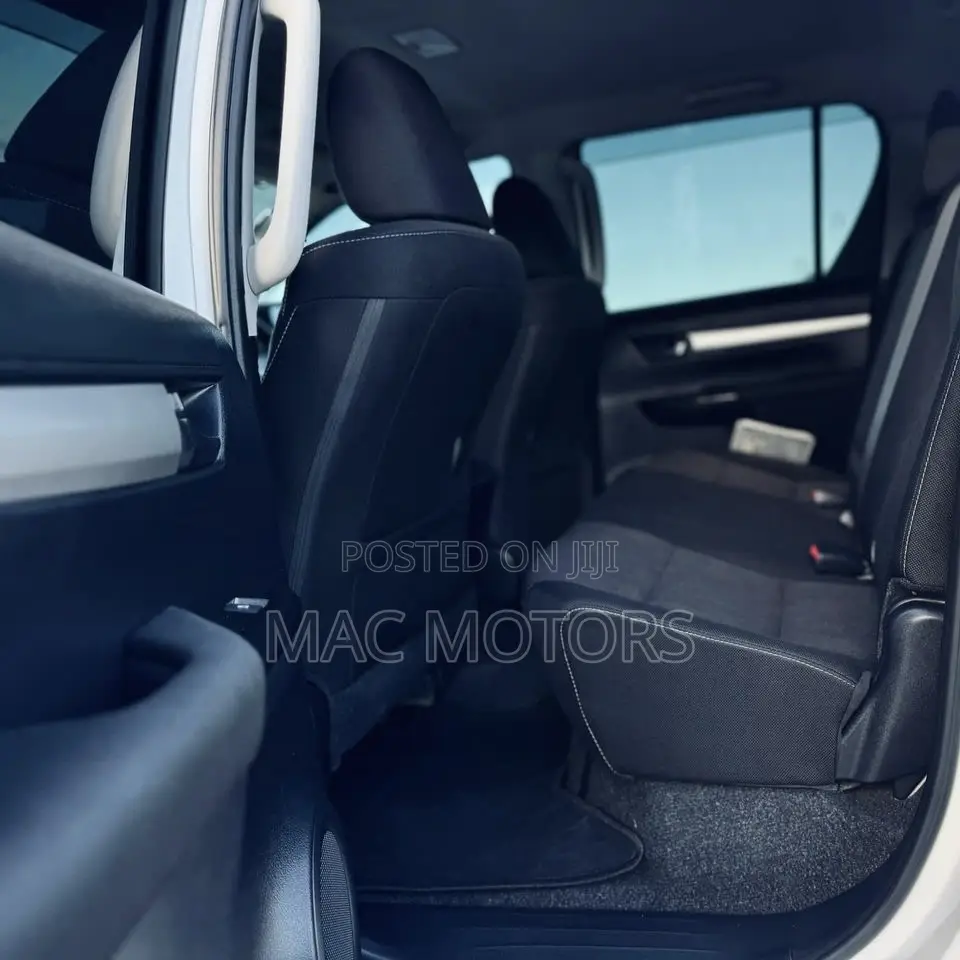 Toyota Hilux 2019 White