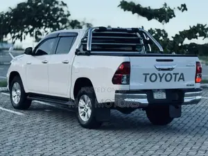 Toyota Hilux 2019 White