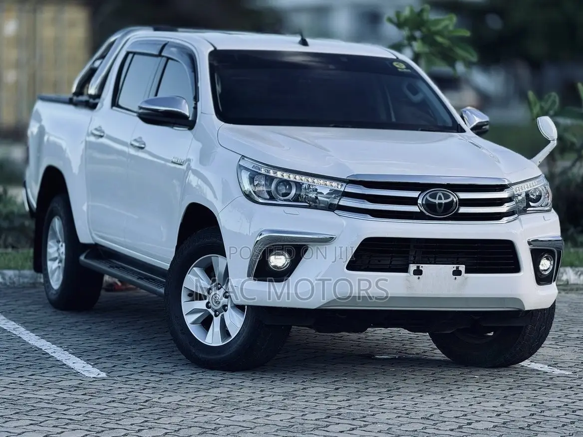 Toyota Hilux 2019 White
