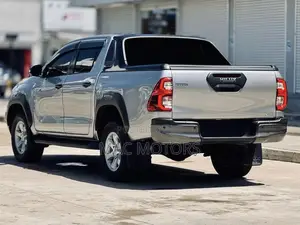 Toyota Hilux Revo Double Cab Deisel 2.8 AWD 2021 Silver