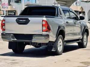 Toyota Hilux Revo Double Cab Deisel 2.8 AWD 2021 Silver