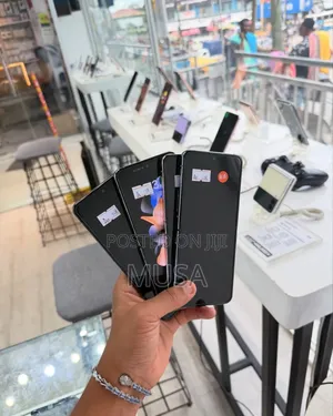 Photo - Samsung Z 16 GB Black