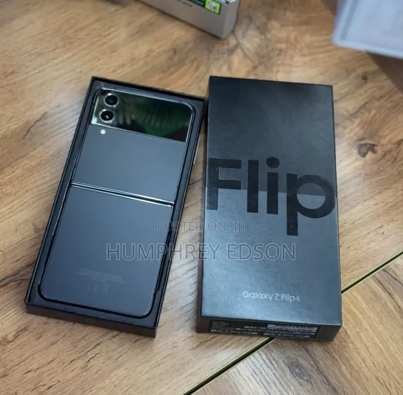 New Samsung Galaxy Z Flip4 128 GB Black