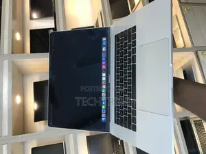 Laptop Apple MacBook Pro 2017 16GB Intel Core i7 SSD 512GB