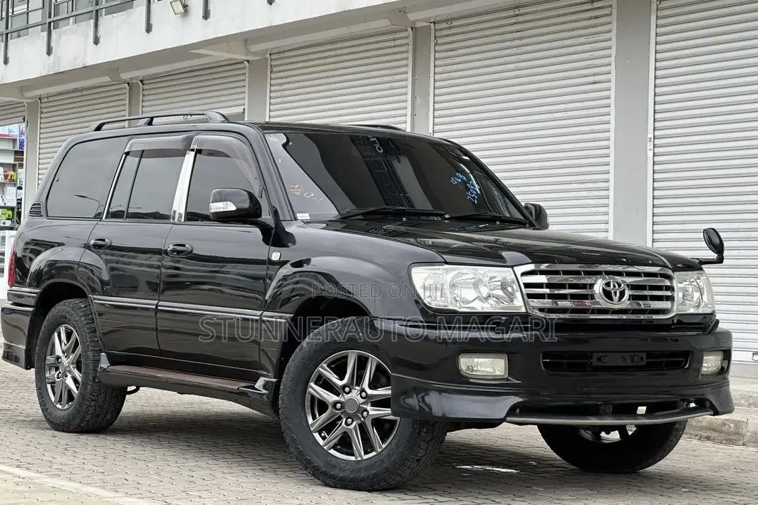 Toyota Land Cruiser 2000 Black