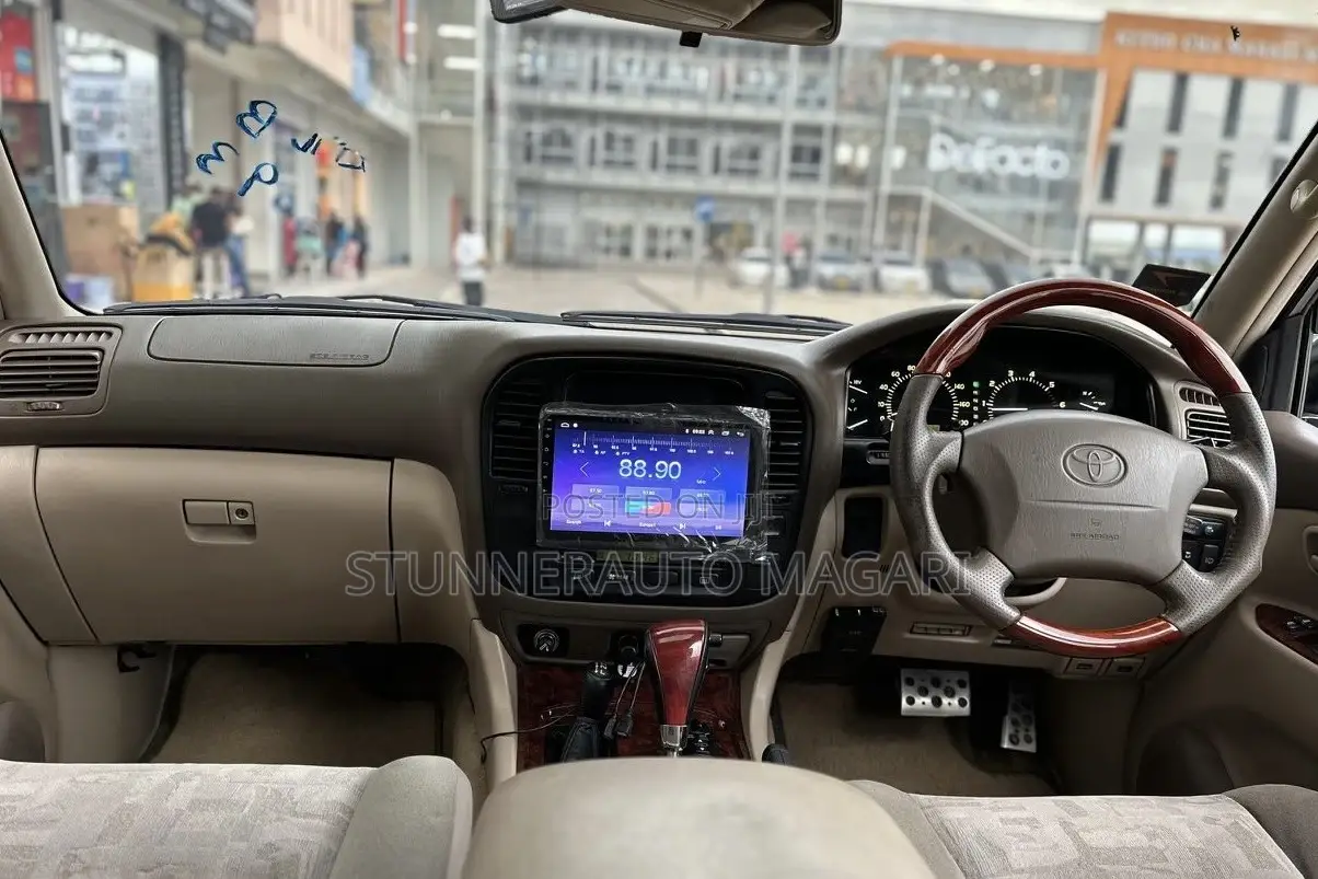 Toyota Land Cruiser 2000 Black