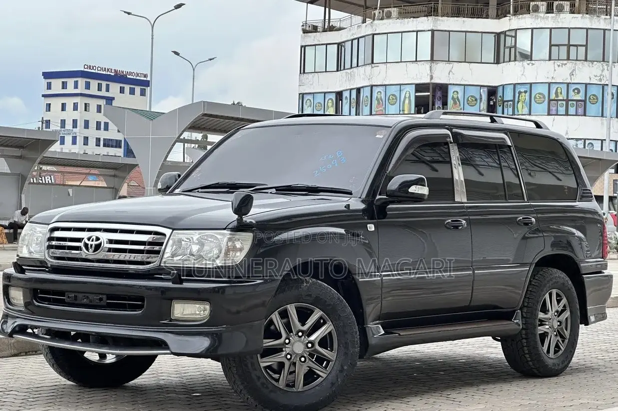 Toyota Land Cruiser 2000 Black