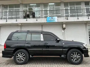 Toyota Land Cruiser 2000 Black