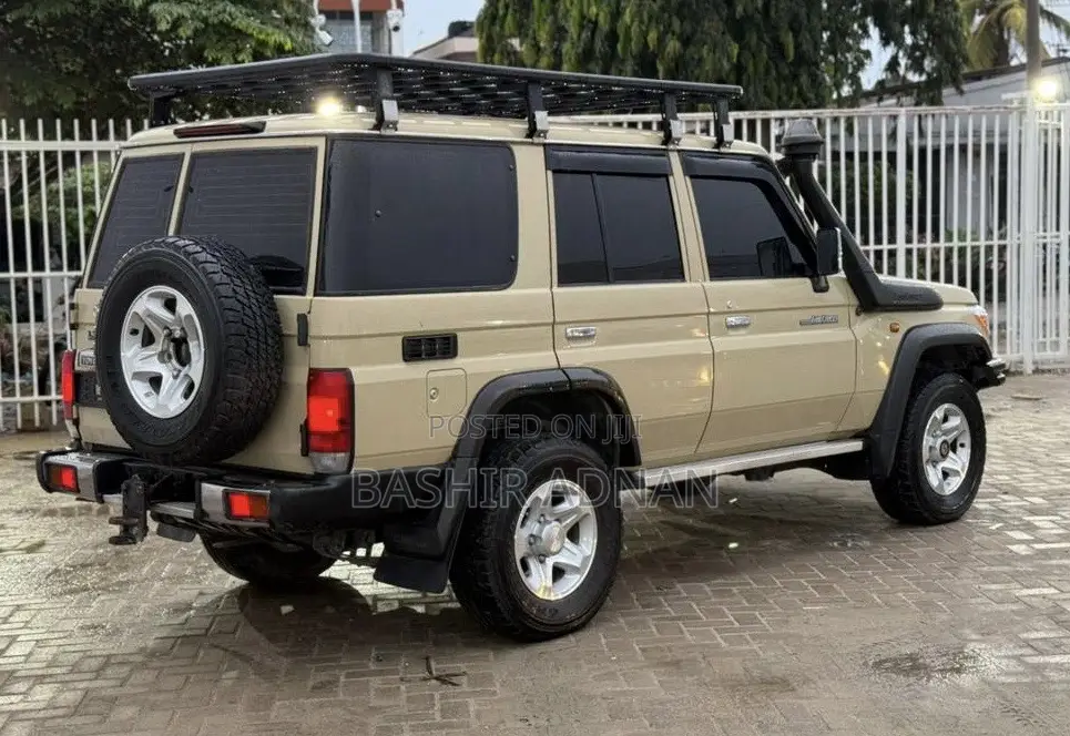 Toyota Land Cruiser 2015 Beige