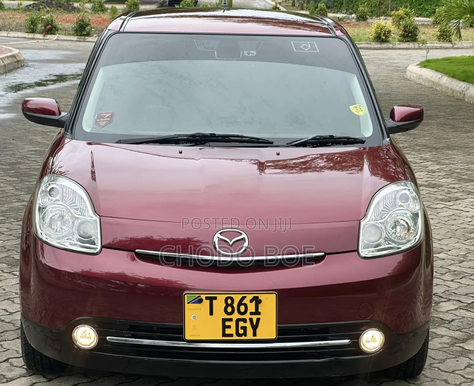 Mazda Verisa 2011 Burgundy