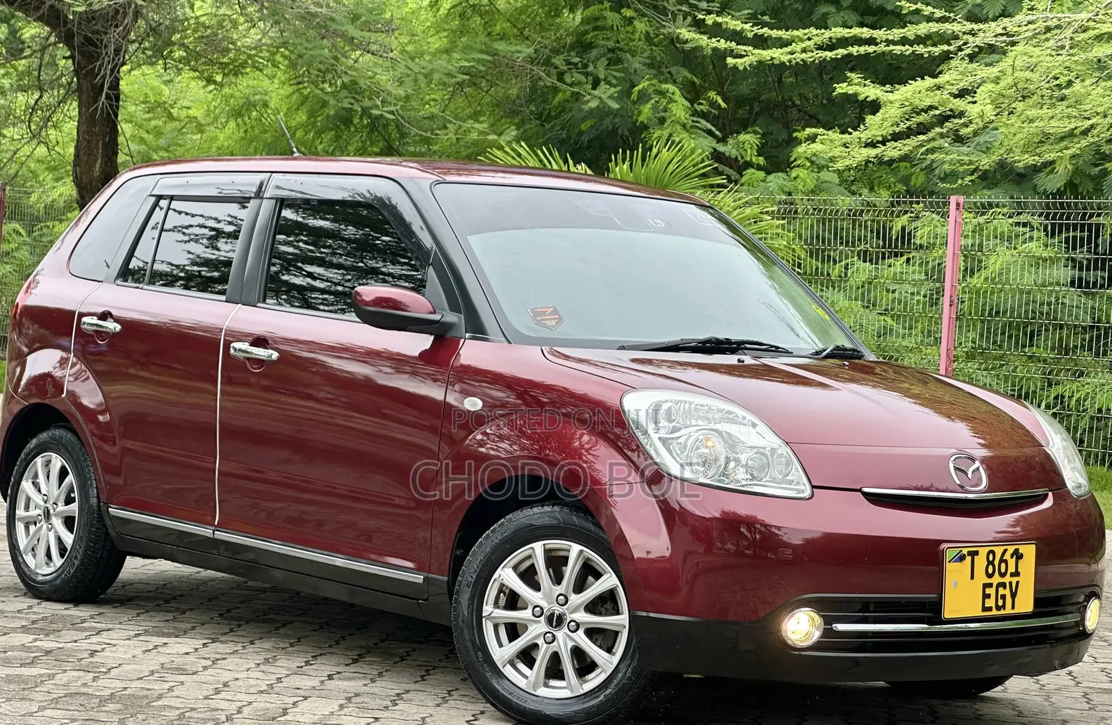 Mazda Verisa 2011 Burgundy