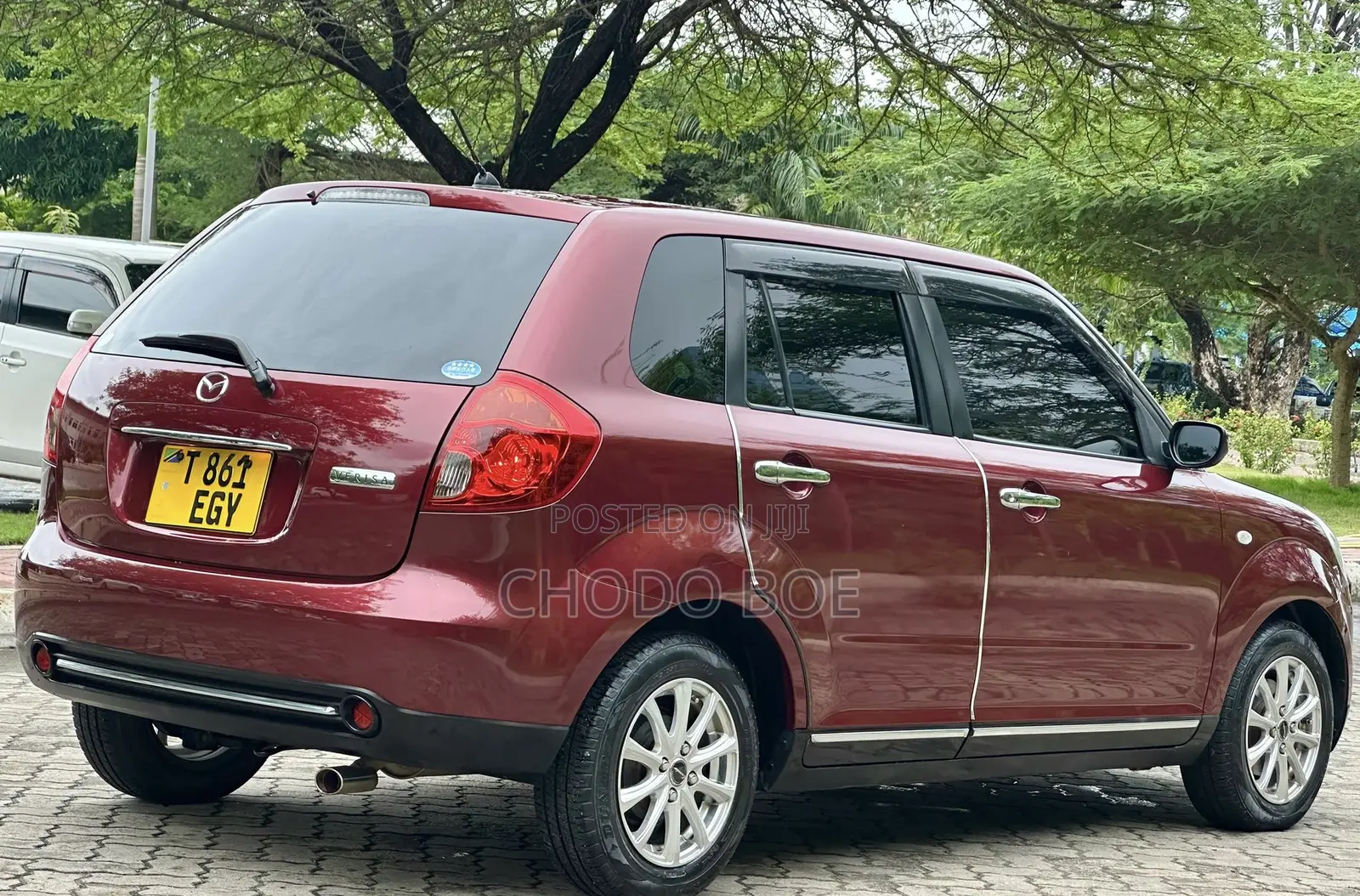 Mazda Verisa 2011 Burgundy