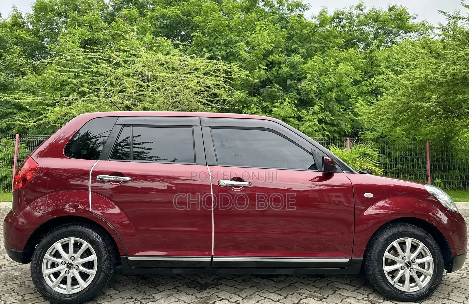Mazda Verisa 2011 Burgundy
