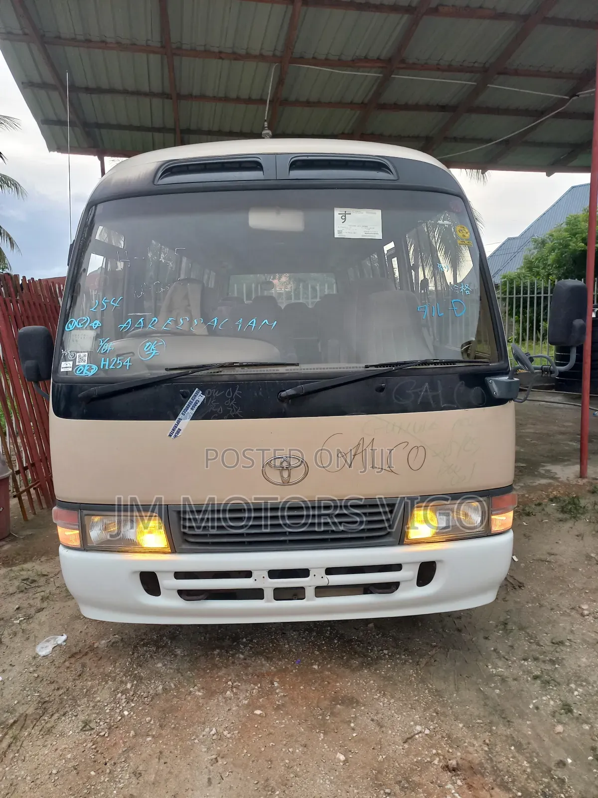 Toyota Coaster 2000 Beige