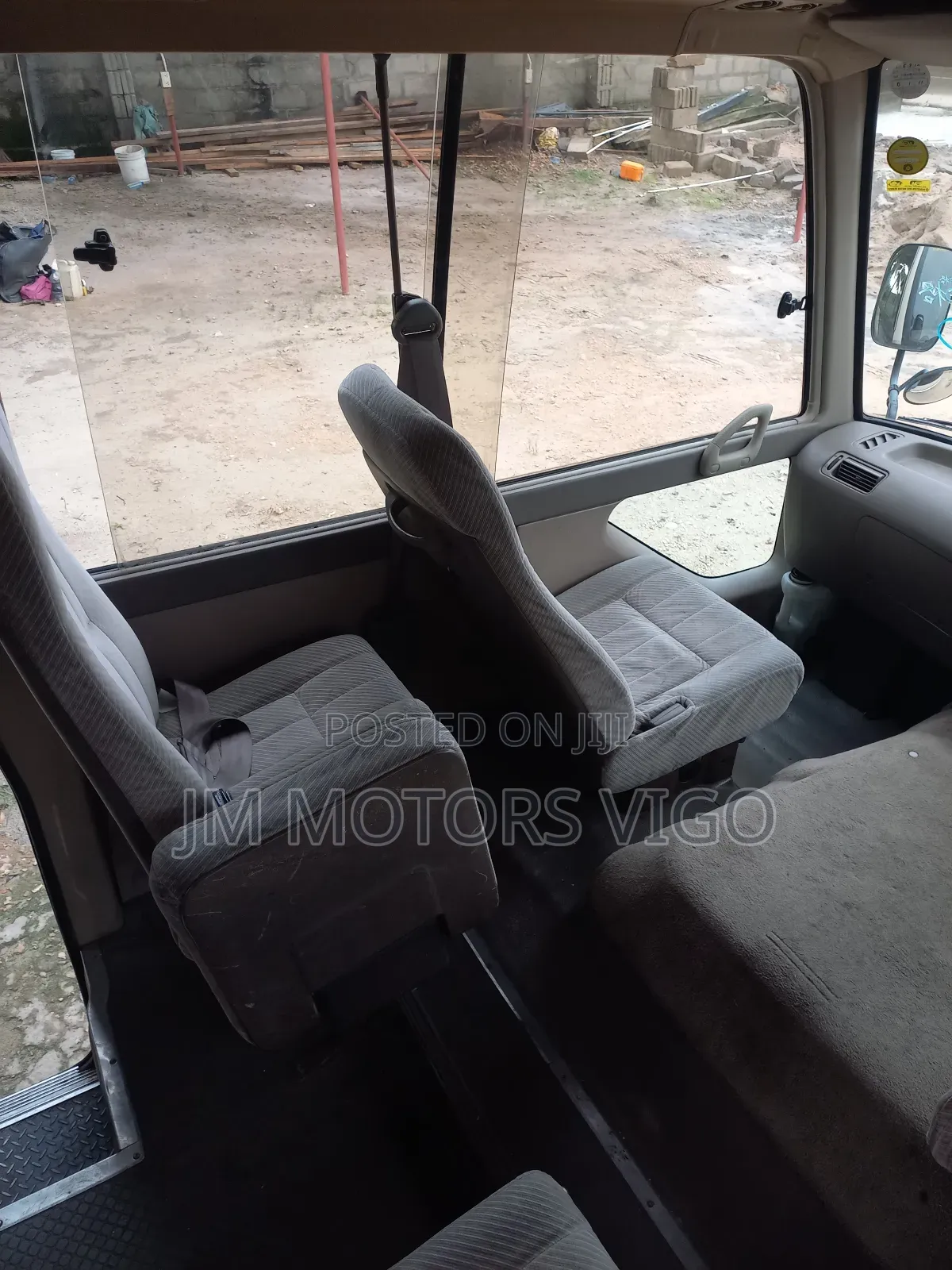 Toyota Coaster 2000 Beige