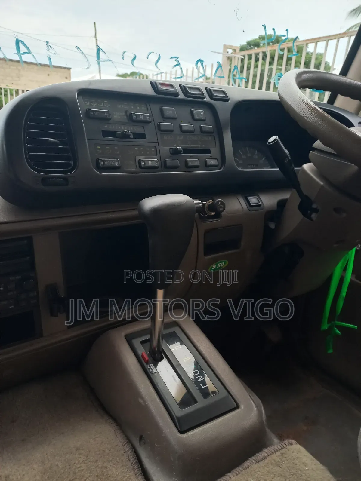 Toyota Coaster 2000 Beige