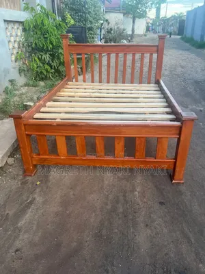 Nauza Kitanda Cha Mbao Ya Mninga Kimetumika 5/6