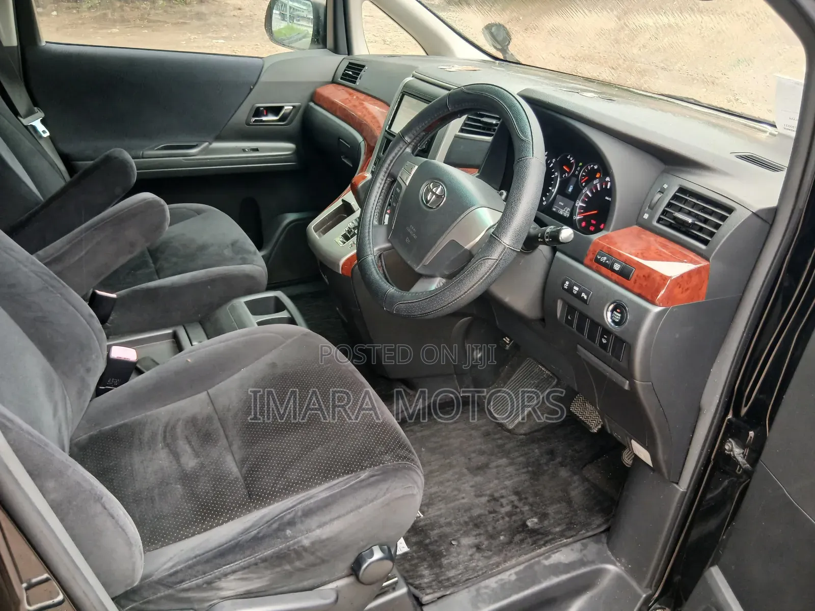 Toyota Vellfire 2010 Black