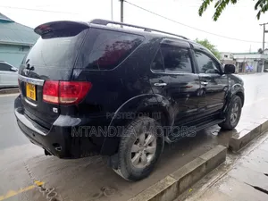 Toyota Fortuner 2.7 AWD 2009 Black