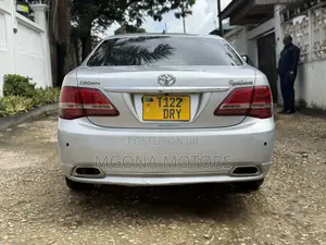 Toyota Crown 2009 Silver