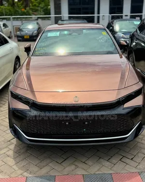 Toyota Crown Platinum AWD 2024 Beige