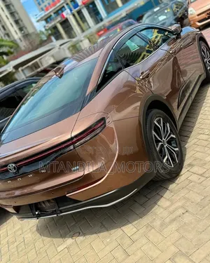 Toyota Crown Platinum AWD 2024 Beige
