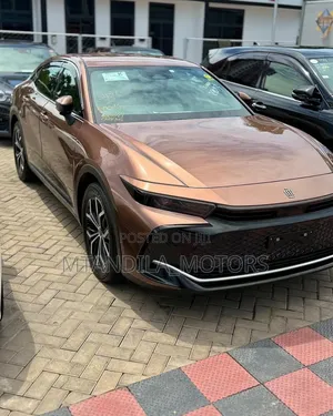 Toyota Crown Platinum AWD 2024 Beige