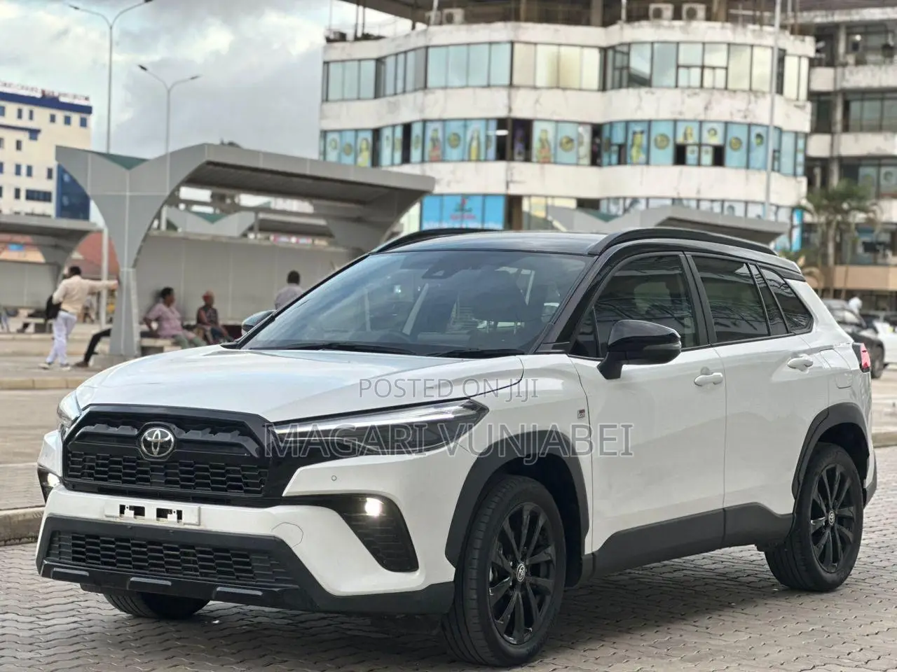 Toyota Corolla Cross Hybrid 2024 White