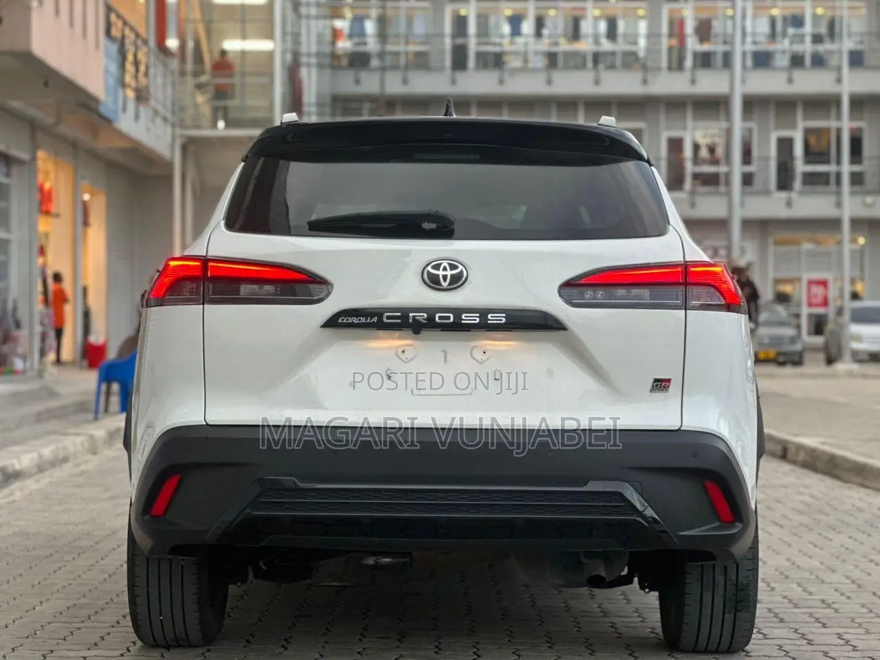 Toyota Corolla Cross Hybrid 2024 White