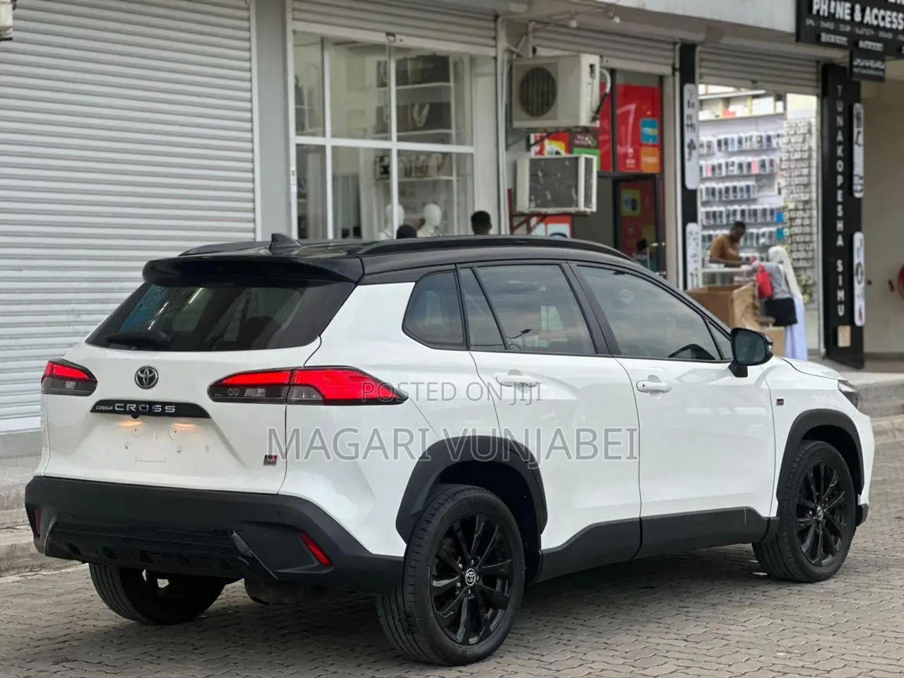 Toyota Corolla Cross Hybrid 2024 White
