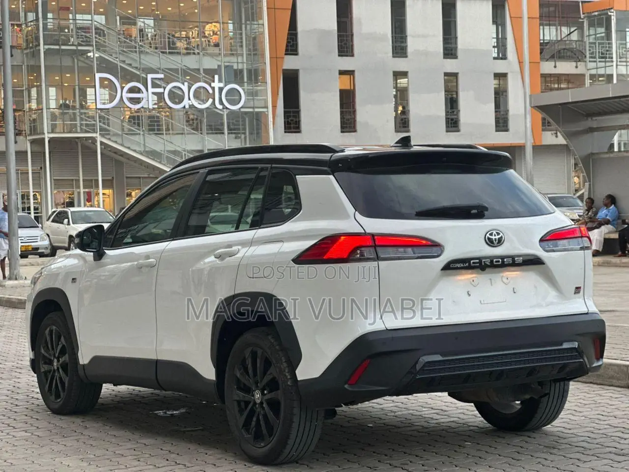 Toyota Corolla Cross Hybrid 2024 White