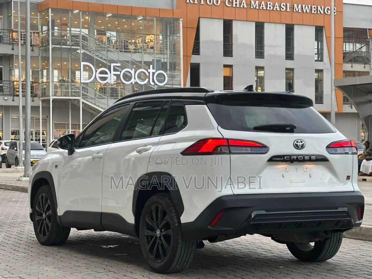 Toyota Corolla Cross Hybrid 2024 White