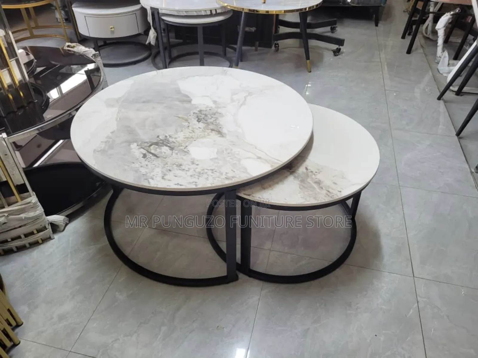 Coffee Table Na Kiti Chake Classic Sana